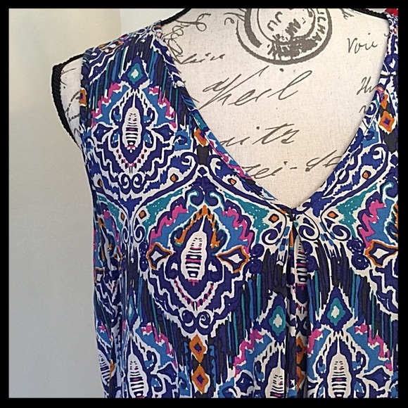 Daniel Rainn Tops - 💙 Sale! Daniel Rainn Sleeveless High Low Top